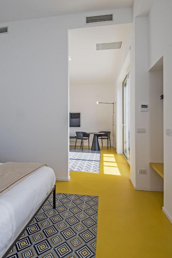 Toraldo Suites - Dimore Partenopee เนเปิลส์ ภายนอก รูปภาพ